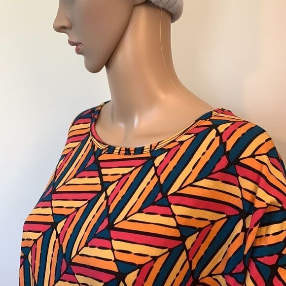 LuLaRoe buttery soft Irma tunic High Low Geometric Size S Womens - Picture 8 of 8